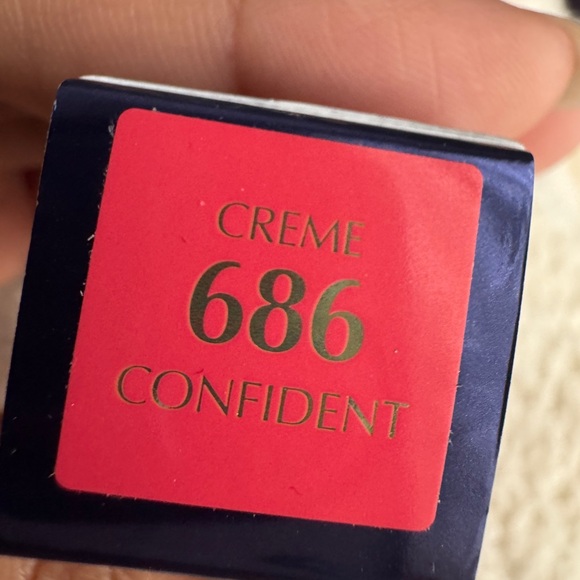 Estee lauder Pure Color Creme Lipstick 686 (full size ) - Picture 9 of 12